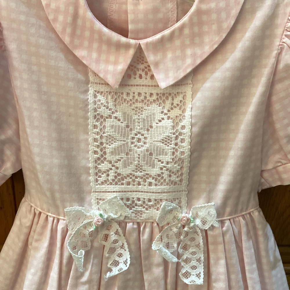 Vintage, Girls Size 6, pink checked dress with built in slip. - Picture 4 of 8